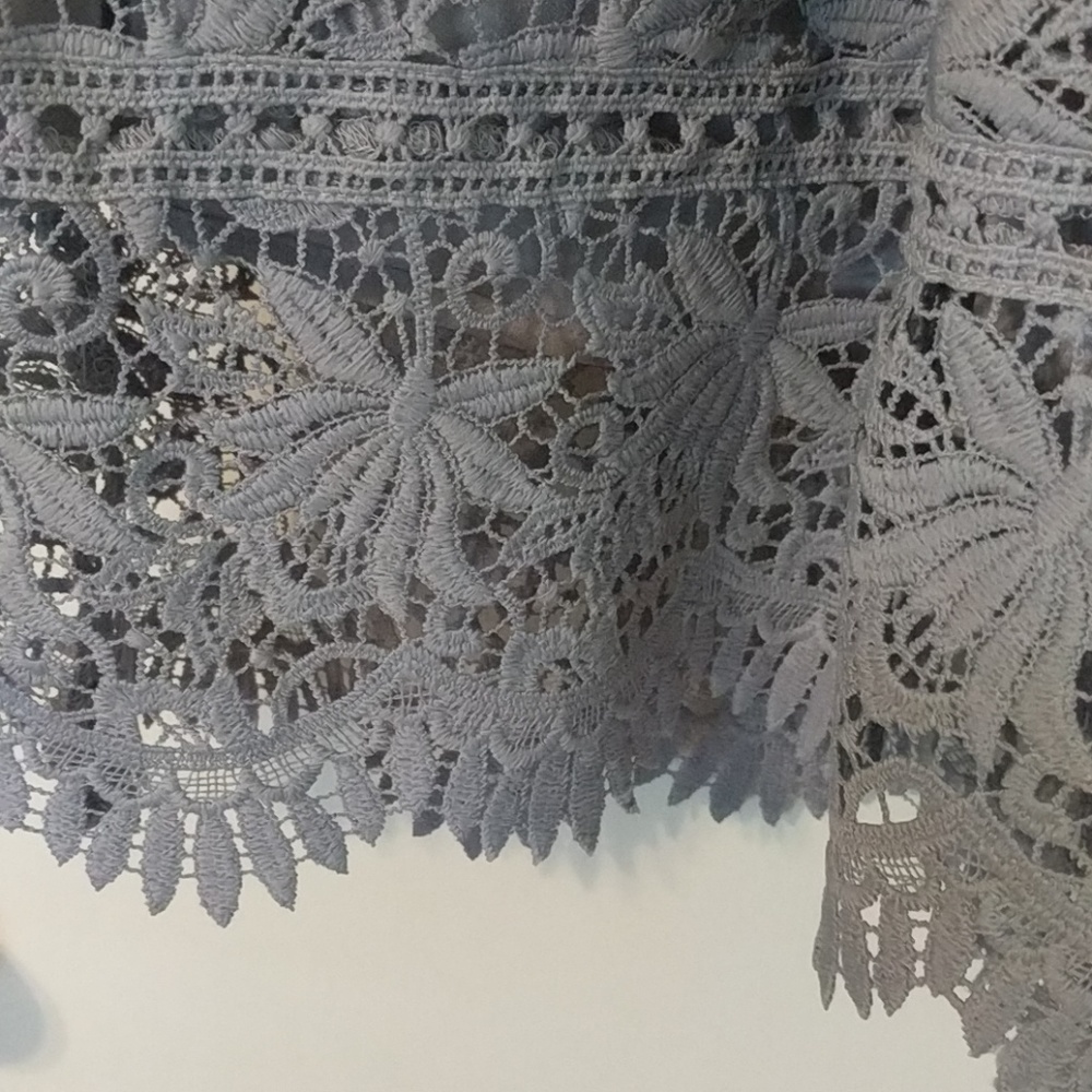Lavender lace dress - Picture 5 of 8